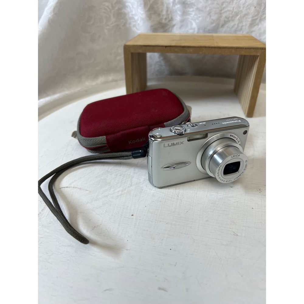 Panasonic Lumix DMC-FX01 Digital Camera Silver Leica Lens with Kodak Case